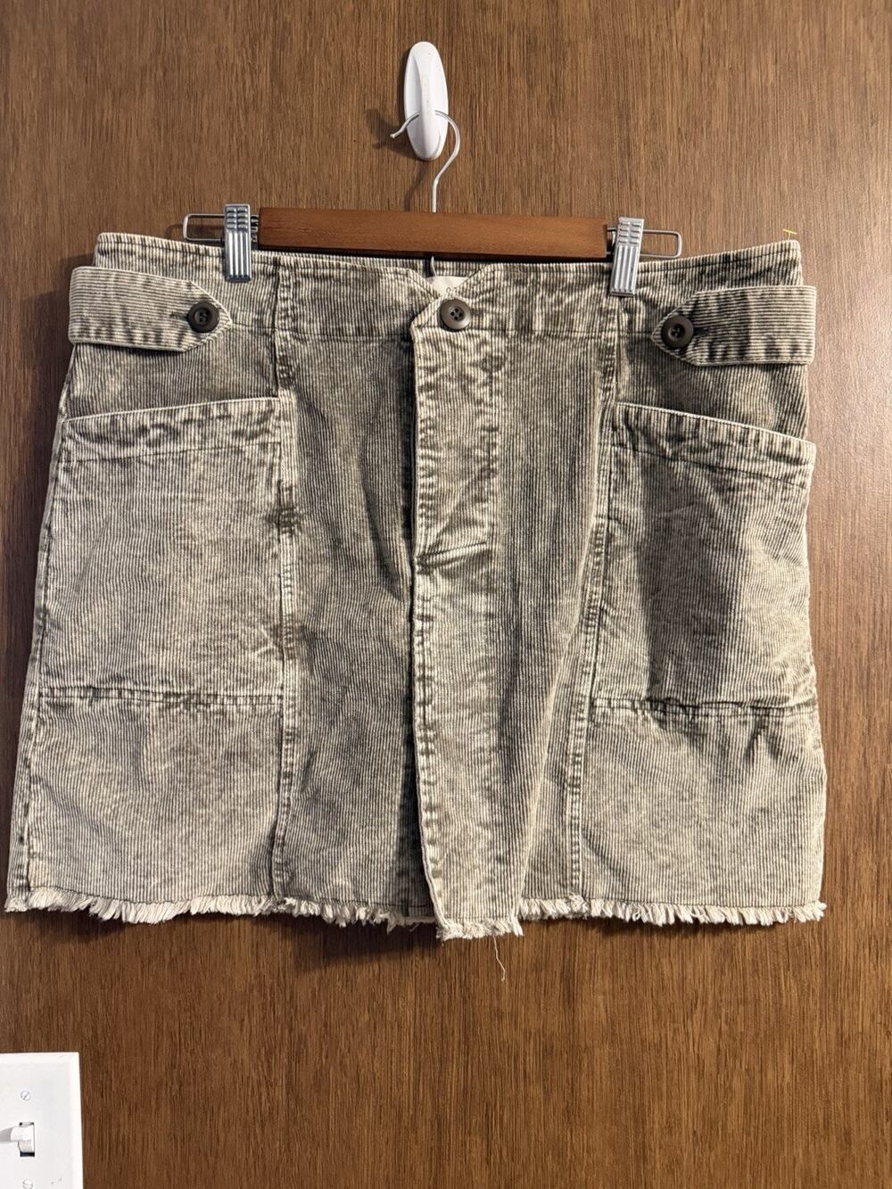 Oli & Hali washed corduroy mini skirt frayed hem utility patch pockets sz XL